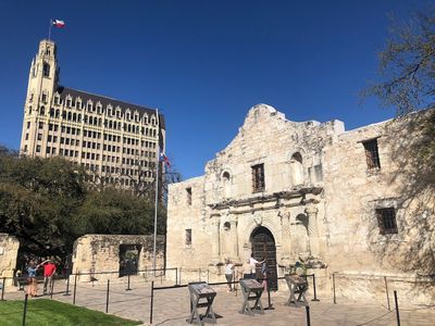San Antonio: A Walk Through Historic Heart & Heritage - photo 3