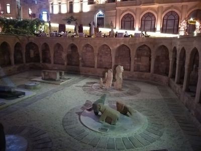 Baku: Ancient Paths & Artistic Charm Audio Tour - photo 4