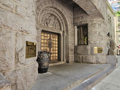 Chicago's Hidden Corners: River North District Audio Tour - photo 4