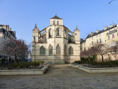 Caen: Footsteps Through History Audio Tour - photo 3