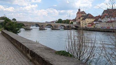 Regensburg: Historic Highlights Audio Tour - photo 3