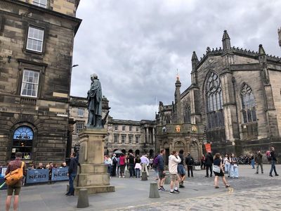 Explore Edinburgh's Heart: In-App Audio Tour - photo 4