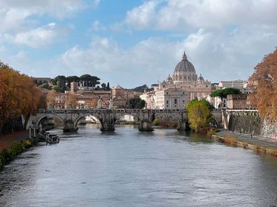Tiber River Mini-Cruise with Sushi and Cocktail - photo 2