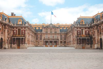 Versailles & Gardens: The Treasures of the French Monarchy