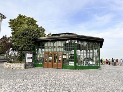 Budapest: Self-Guided Audio Walk Through Buda Castle and Gellért