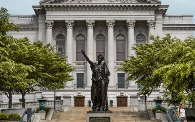 Downtown Madison: Sightseeing, History, and Lively City Vibes - photo 2