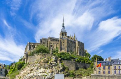 Mont Saint-Michel: Admission + Transport from Paris