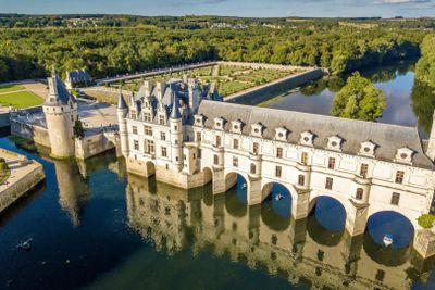 Loire Valley: Day Trip with Castle Entry + Wine Tasting - photo 2