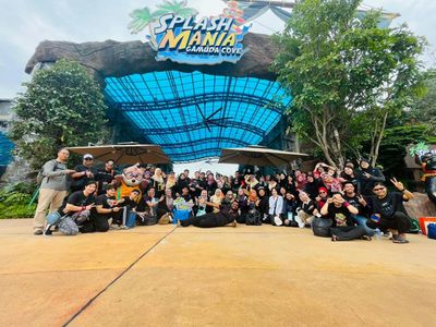 SplashMania WaterPark: Entry Ticket