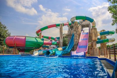 Pearls Kingdom Waterpark: Entry Ticket
