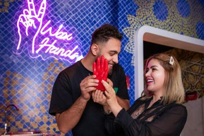 Madame Tussauds Dubai: Entry Ticket + Wax Hand Combo - photo 2