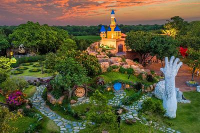 Dream World Bangkok: Entry Ticket + Roundtrip Transfer + Lunch