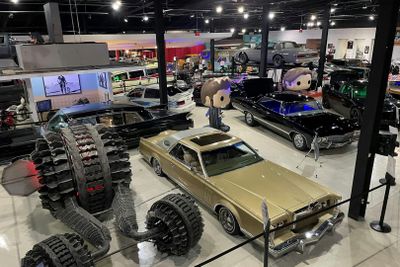 Celebrity Car Museum: Entry Ticket - photo 2