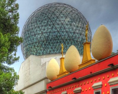 Figueres : Billet pour le musée du théâtre de Dali et visite audio intégrée à l'application