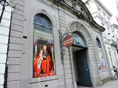 Brugge: Groeninge Museum Ticket & City Highlights Audio Tour