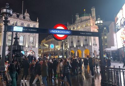 London: Self-Guided Audio Walk Through Food, Film, and Landmarks