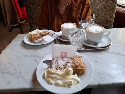 Viena: Paseo autoguiado por el corazón imperial y sus cafés