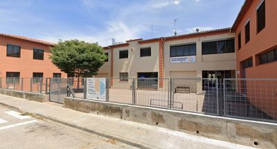 Vic: Paseo autoguiado por las fuentes y casas con historia - photo 2