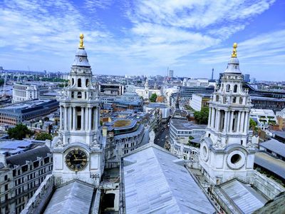 London: Self-Guided Audio Walk Through Royal and River Landmarks