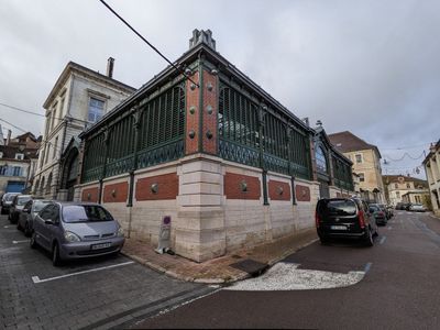 Noyers : visite audio autonome au fil des remparts médiévaux
