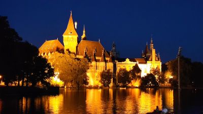 Budapest: Self-Guided Audio Tour Through the City's Grand Icons