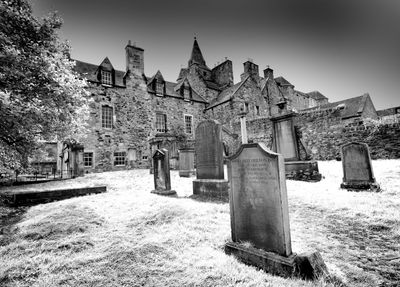 Edinburgh: Self-Guided Audio Walk Through Royal Mile History