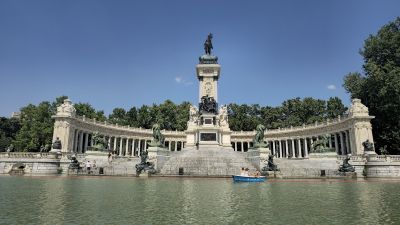 Madrid: Self-Guided Audio Tour through Royal Squares and Parks - photo 2