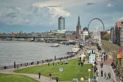 Düsseldorf: Self-Guided Audio Walk from Königsallee to MedienHafen
