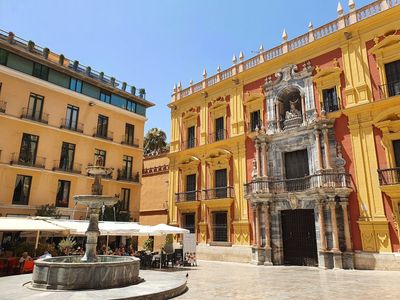 Málaga: Self-Guided Audio Walk Through Old Town Treasures