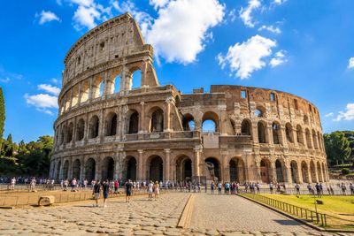 Rome: Colosseum, Roman Forum, Palatine Hill Audio Tour with a City Walk