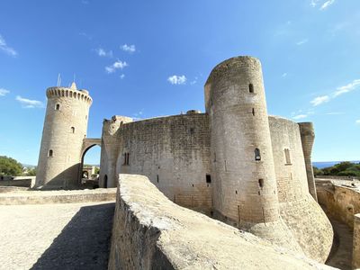 Palma: Paseo autoguiado por su legado gótico y mediterráneo
