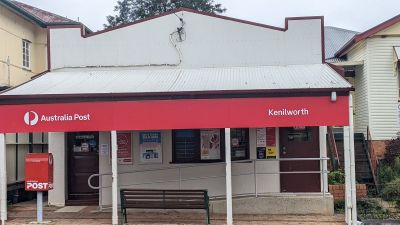 Kenilworth: Self-Guided Audio Walk Through a Country Village - photo 2