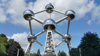 Bruksela: Atomium Ticket & Audio Tour ze spacerem po mieście