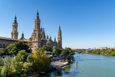Zaragoza: Cathedrals & Squares Audio Tour