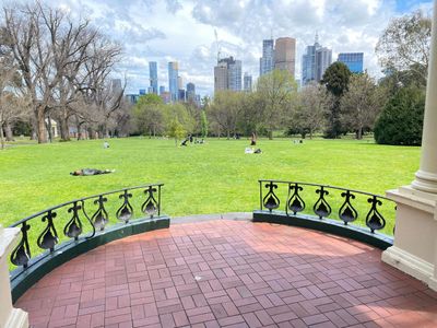 Melbourne: Self-Guided Audio Walk Through Fitzroy Gardens