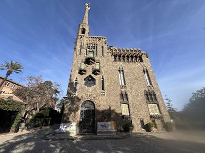 Barcelona: Self-Guided Audio Walk Through Modernisme and Gaudí