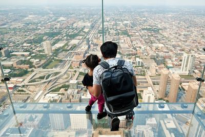 Chicago: Willis Tower Skydeck Ticket & Audio Tour with a City Walk