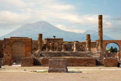Pompei: Ticket & Audio Tour with an Archaeologist