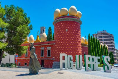 Figueres : Billet pour le musée du théâtre de Dali et visite audio intégrée à l'application - photo 2