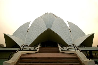 Delhi: Hauz Khas Village Historical Audio Tour