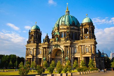 Berlin AI-Generated Audio Tour: Journey Through Time