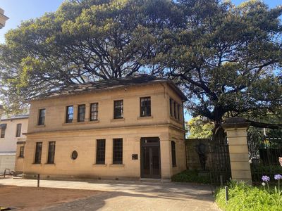 Sydney: Self-Guided Audio Walk Through Macquarie Street's Past
