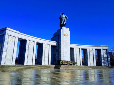 Berlin: Self-Guided Audio Walk Through a City of Memory