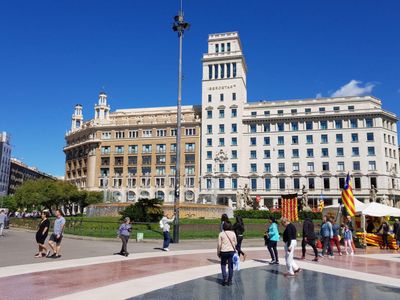 Barcelona: Self-Guided Audio Walk Through Born and Gothic Streets