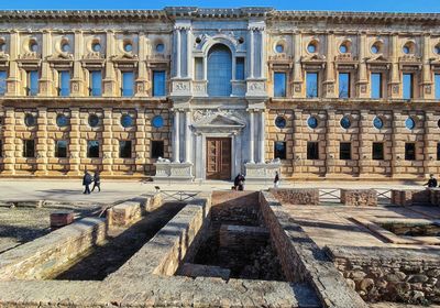 Granada: Self-Guided Audio Walk Through Moorish and Royal Splendor