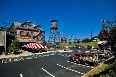 Pigeon Forge: Titanic Museum Ticket & City Walk Audio Tour - photo 2