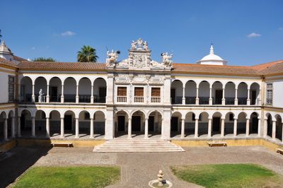 Évora: Self-Guided Audio Walk Through a City of Stone and Faith - photo 2