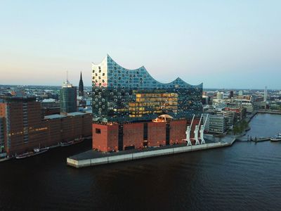 Hamburg: Elbphilharmonie Plaza & HafenCity Audio Tour (Without a Ticket)