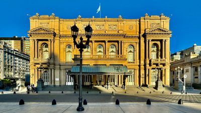 Buenos Aires Palaces & Teatro Colón Walking Tour
