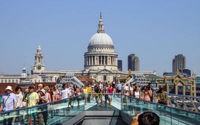 London along the River Thames: Exploring the Bankside